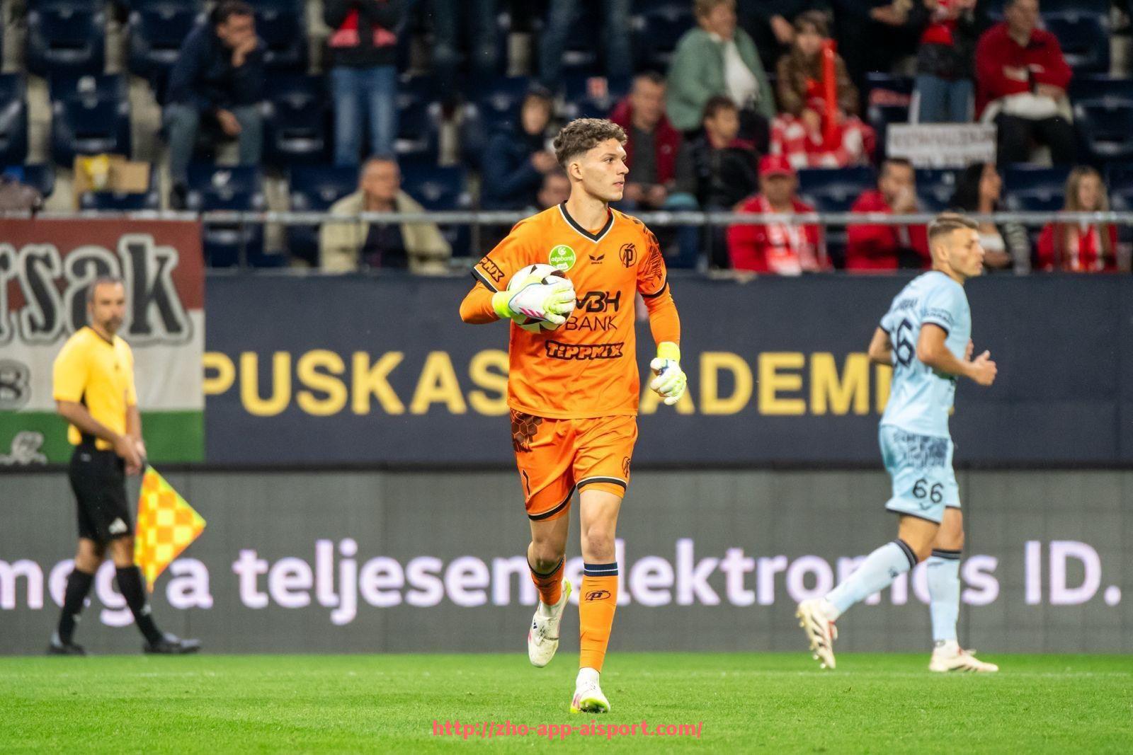 爱体育app-欧联杯中德甲球队的参赛战况与进阶记录